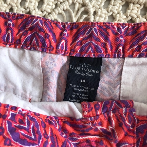 Pattern Shorts - Picture 2 of 2